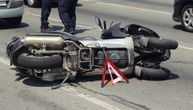 Teška nesreća na putu Ruma - Žarkovac: Sudarili se motocikl i automobil, poginuo mladić