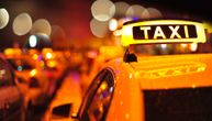 Dolijao taksista sa duplim tablicama: Policija otkrila ko je bahati vozač koji je izazvao haos na internetu