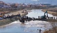 A group of Albanians uses excavator to attack Serb Kosovo police officers