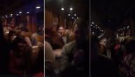 "Ovako se leči korona": Gastarbajteri dolaze i lumpuju uz Šabana u autobusu i policijsku rotaciju