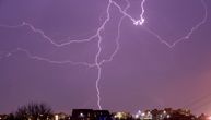 Olujno nevreme pogodilo Osijek: Vetar otkinuo krov sa zgrade, presečene tramvajske žice