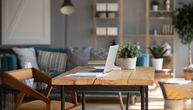 Kancelarija po vašoj meri: 5 trikova koji prave razliku u radu od kuće, a da toga niste svesni