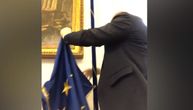 Italijanski političar skinuo zastavu EU iz kabineta: "Vidimo se kasnije, možda"