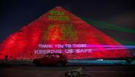 Keopsova piramida osvetljena porukama: "Ostanite kod kuće"