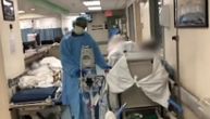 SAD pred pucanjem: Urgentni centri im puni zaraženih koronom, pacijenti leže i na hodnicima