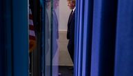 Tramp optimističan: Amerikanci počinju da vide svetlo na kraju tunela, stručnjaci oprezni