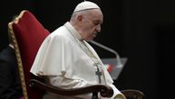 Papa poklonio milion evra: "Da se pomogne ugroženim Rimljanima"