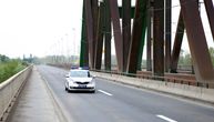 Drama na Pančevačkom mostu: Deda hteo da skoči u Dunav, prolaznici uspeli da ga nagovore da siđe