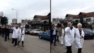 Pojavio se snimak čuvenog dr Miodraga Lazića kako s trubačima otvara novi Klinički centar u Nišu