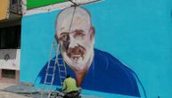 "K'o da ga vidim kako me gleda odozgo, i likuje": Ćerka doktora Laze pretrnula kada je videla mural