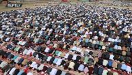 Masovne molitve u Avganistanu uz parole "Korona ne napada muslimane" i "To je Božja volja"