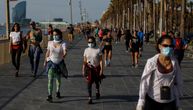Posle sedam nedelja Španci konačno napolju: Šetaju, trče, voze bicikle, surferi zaposeli talase