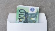 Uprava za trezor je jutros krenula sa isplatama: Građani će dobiti svojih sto evra do 7. juna