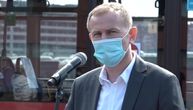 Ako neko pokuša da uđe u vozilo GSP bez maske i rukavica, ovo će se desiti: Stop, pa komunalna