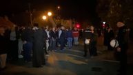 Protesti širom Crne Gore zbog hapšenja vladike i sveštenika SPC: Privođenja, suzavac i kamenice