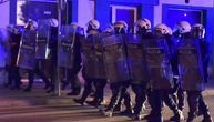 Suzavac, tuča, hapšenje zbog srpske zastave:Sinoćnji haos u Crnoj Gori glavna tema kod nas i u svetu