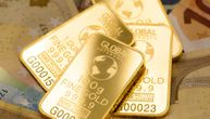 Dok cena zlata ostaje stabilna na 1.921, šta je sa dolarom?