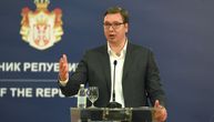 Vučić: Ljudi nisu alavi ni siromašni, uzimaju 100 evra na koje imaju pravo