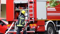 Požar u stambenoj zgradi u Loznici: Vatra i dim kuljaju sa petog sprata