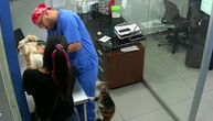 Ne diraj mi druga bre! Mačka napala veterinara pošto je davao injekciju psu