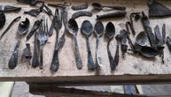 Skriveni predmeti nađeni u dimnjaku u Aušvicu: Niko ne zna zašto su logoraši čuvali noževe i makaze