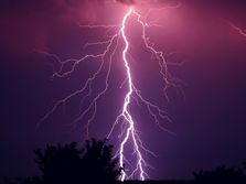 Gromovi nam tek slede i imaju snagu manje atomske bombe: Ovo su saveti kako da se zaštitite