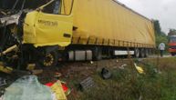 Teška saobraćajna nesreća kod Vranja: Poginuo vozač autobusa, mladić (24) zadobio teške povrede