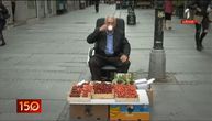Zorana zovu direktorom Knez Mihailove: Sedi u fotelji i prodaje voće i kaktuse. Ovo je njegov moto