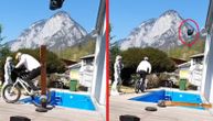 Svaka čast majstore: Austrijski biciklista katapultirao kesu đubreta u kantu