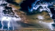 "Moguć tornado obavijen kišom": Dobanovce oduvao olujni vetar s pljuskovima, nosio sve pred sobom