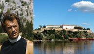 Klint Istvud je u Jugoslaviji snimao film "Ratnici", a ovako leškario na Petrovaradinskoj tvrđavi