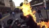 Haos u Gvadalahari: Protesti zbog meksičkog Džordža Flojda, demonstranti zapalili policajca