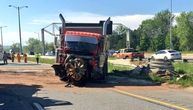 Šta je eksplozija gume u stanju da uradi jednom kamionu?