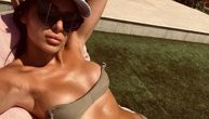 Seksi tetka: Anastasiji bikini jedva pokrio sve što treba, kožu joj s jakim razlogom svi komentarišu