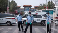 Peking zatvorio pijacu nakon pojave korone kod desetine ljudi: Virus bio na dasci za sečenje lososa