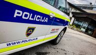 Krijumčari migranata u Sloveniji bežali od policije, pa sleteli s puta: U udesu poginula jedna osoba