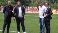 Kruševac dobio novi fudbalski teren za ponos: Savo i Deki prvi osetili veštačku travu