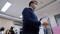 Vučić izašao na biralište: Predsednik Srbije glasao