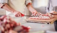 Britanija privremeno "uvozi" profesionalne mesare: Engleski nje neophodan