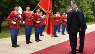 "Kakav blam, blamčina bre": Milanović promašio CG zastavu, Đukanović ga uhvatio za ruku i zaustavio