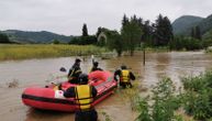 U toku je spasavanje žene u selu kod Žitorađe, poplava je zarobila u kući s porodicom