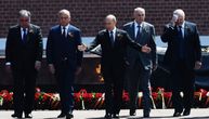 Trenutak sa parade o kom bruji svet: Jedan predsednik se usudio da ponizi Putina, bio je vidno ljut