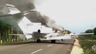 Avion koji je prevozio drogu sleteo na put u Meksiku i zapalio se