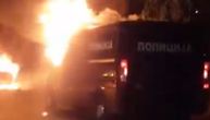 Zapaljena marica i dva policijska automobila