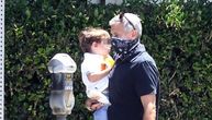 Slike koje se retko viđaju: Džordž Kluni sa sinom u javnosti, mališan je presladak