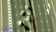Dramatična potera u Londonu: Zakucao se u bankinu, pa razlupao četiri policijska automobila