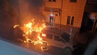 Požar u Nišu, gorela dva automobila - beogradskih i novosadskih tablica. Drugi kolateralna šteta?