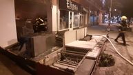 Eksplozija i požar u Čačku: Planula prodavnica, frižider sa sladoledom od udara izleteo na ulicu