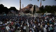 Počela molitva u Aja Sofiji, zatvorene ulice u Istanbulu: Freske prekrivene, na podu Erdoganov tepih