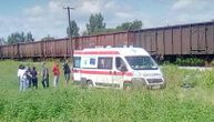 Tragedija kod Šapca: U sudaru voza i automobila poginuli muškarac i žena, deca povređena